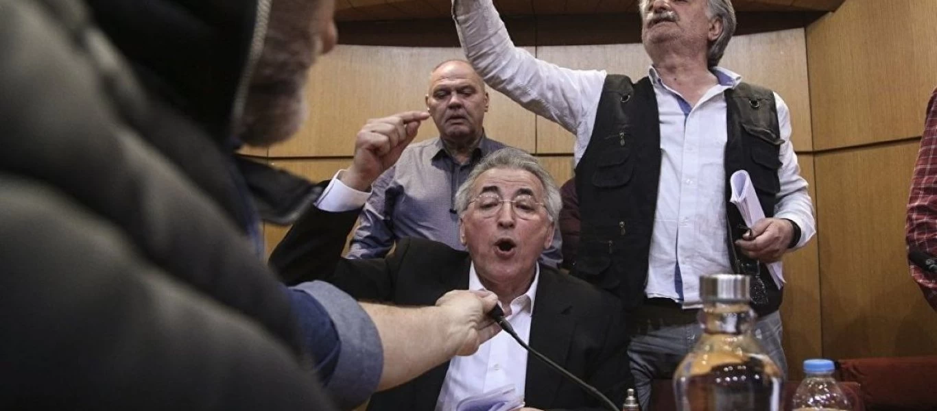 Πόλεμος ανάμεσα σε ΓΣΕΕ - ΑΔΕΔΥ: Καταγγελίες για ΜΑΤ, εργοδότες και κυβερνητικές παρεμβάσεις